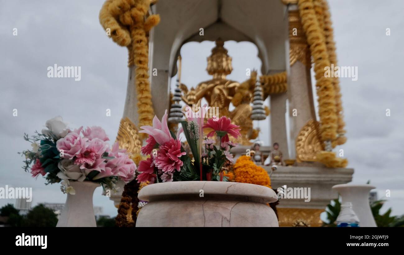 Santuario buddista gli dei cinesi lungo il fiume Chao Phraya Chinatown Bangkok Thailandia Foto Stock