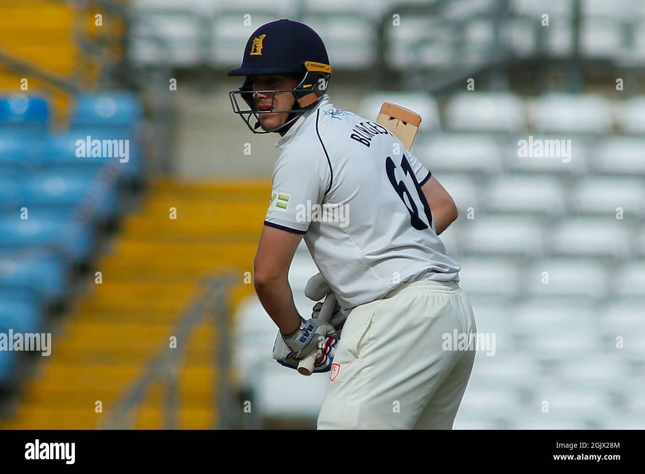 Leeds, Regno Unito. 12 settembre 2021. Yorkshire County Cricket, Emerald Headingley Stadium, Leeds, West Yorkshire, 12 settembre 2021. LV= Insurance County ChampionshipÕs Division uno - Yorkshire County Cricket Club vs Warwickshire CCC Day 1. Michael Burgess di Warwickshire CCC batting. Credit: Touchlinepics/Alamy Live News Foto Stock
