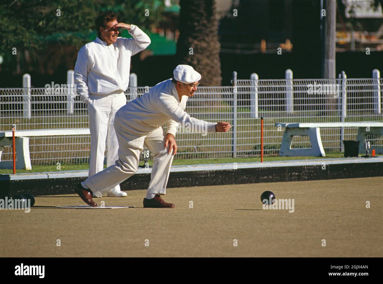 Sport. Uomini che giocano a Lawn Bowls. Sydney. Australia. Foto Stock