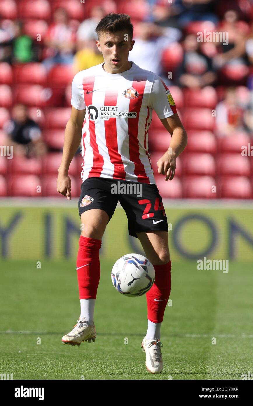 SUNDERLAND, REGNO UNITO. 11 SETTEMBRE Dan Neil di Sunderland in azione durante la partita della Sky Bet League 1 tra Sunderland e Accrington Stanley allo Stadium of Light di Sunderland sabato 11 settembre 2021. (Credit: Will Matthews | MI News) Foto Stock