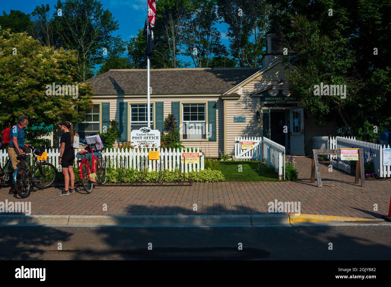 Mackinaw Island, MI - 14 luglio 2021: Edificio degli uffici postali degli Stati Uniti sull'isola di Mackinac, MI il 14 luglio 2021. Foto Stock
