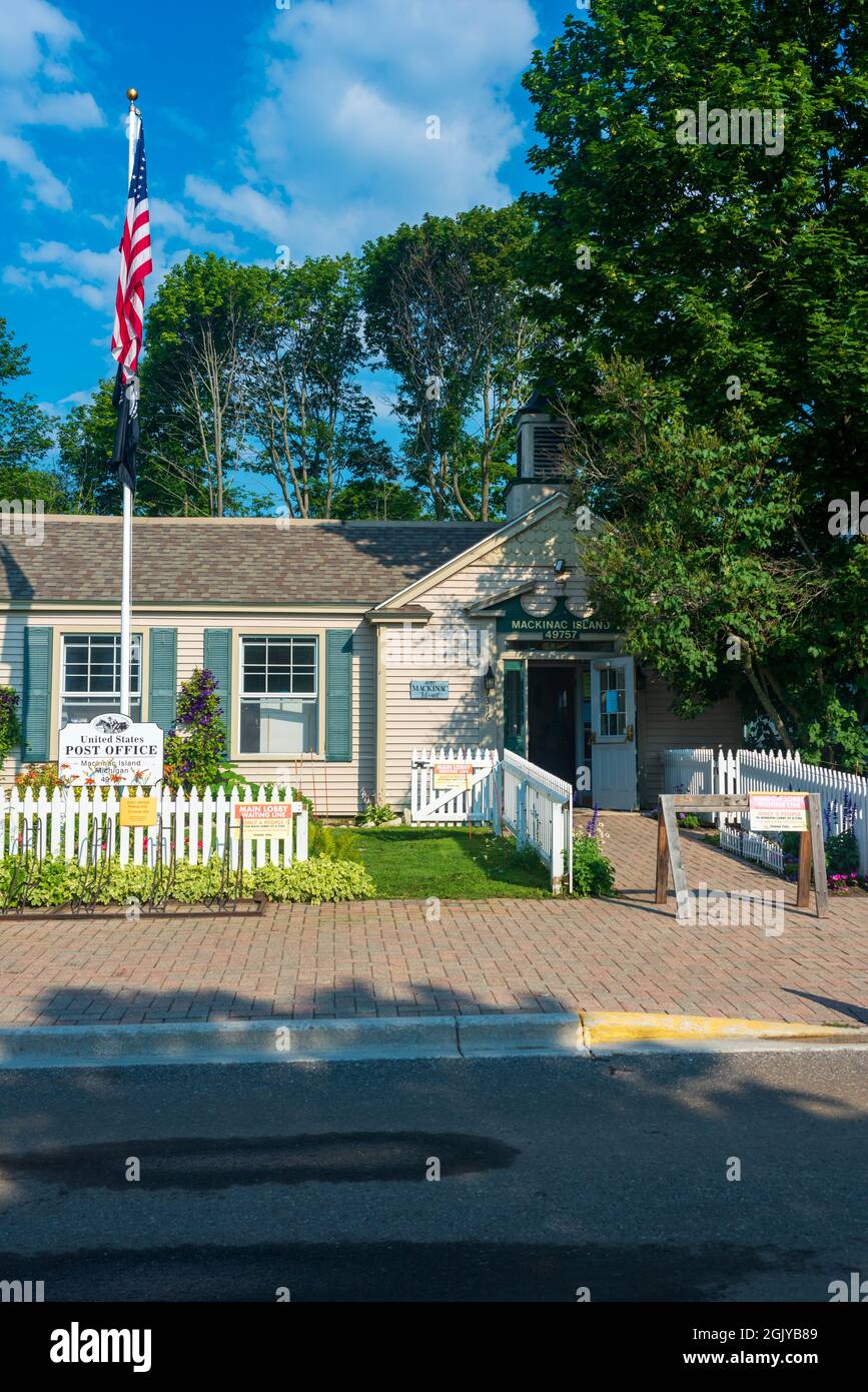 Mackinaw Island, MI - 14 luglio 2021: Edificio degli uffici postali degli Stati Uniti sull'isola di Mackinac, MI il 14 luglio 2021. Foto Stock