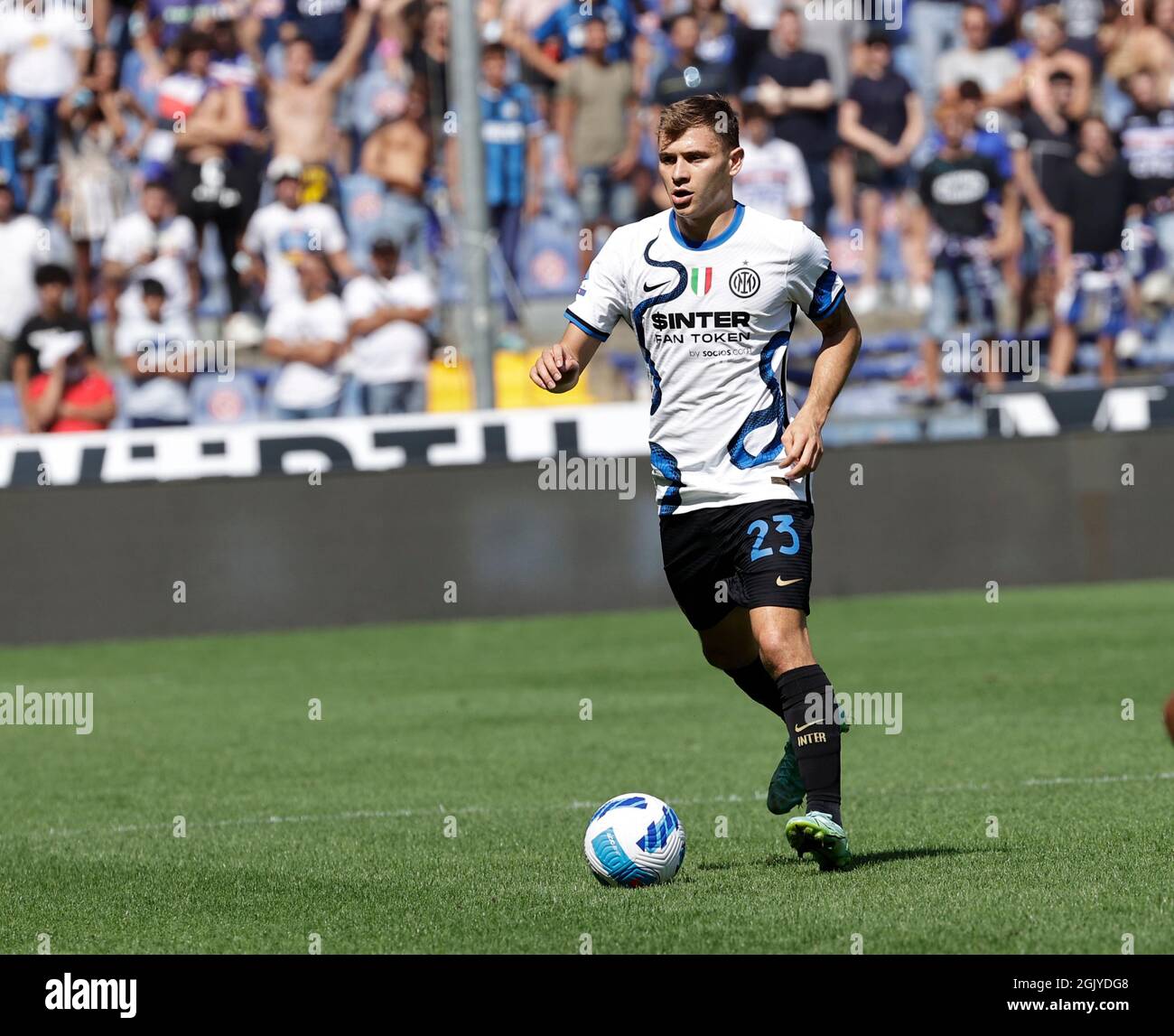 Stadio G.Ferraris, Genova, Italia. 12 settembre 2021. Serie A Football, Sampdoria versus Inter Milan; Nicolò Barella di Inter Credit: Action Plus Sports/Alamy Live News Foto Stock