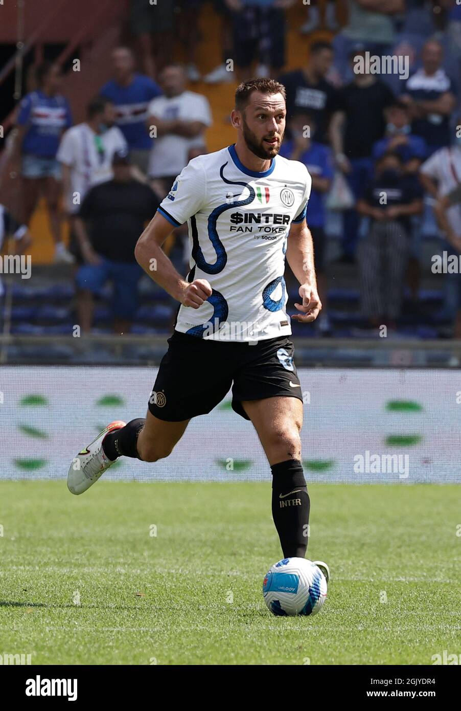 Stadio G.Ferraris, Genova, Italia. 12 settembre 2021. Serie A Football, Sampdoria versus Inter Milan; Stefan De Vrij di Inter Credit: Action Plus Sports/Alamy Live News Foto Stock