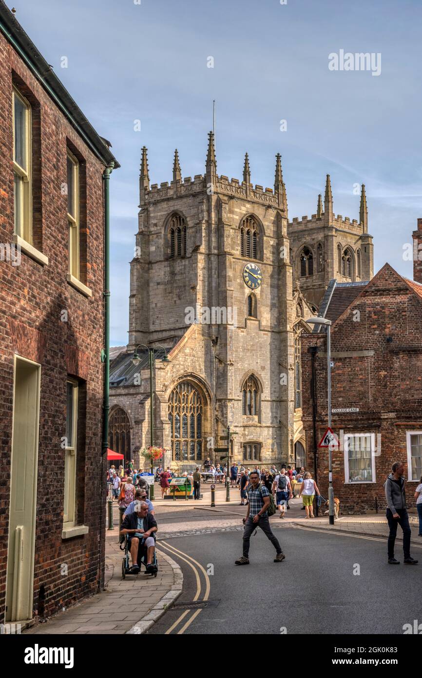Vista della chiesa di St Margaret, o King's Lynn Minster, vista da Queen Street. Foto Stock