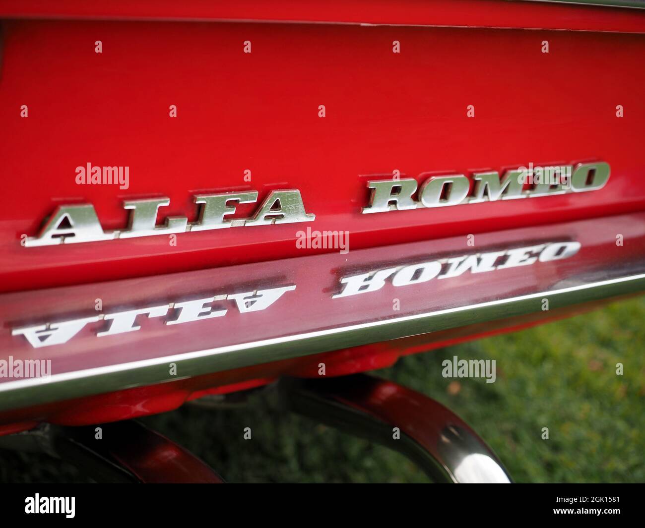 Primo piano di una classica auto sportiva Alfa Romeo Montreal Foto Stock