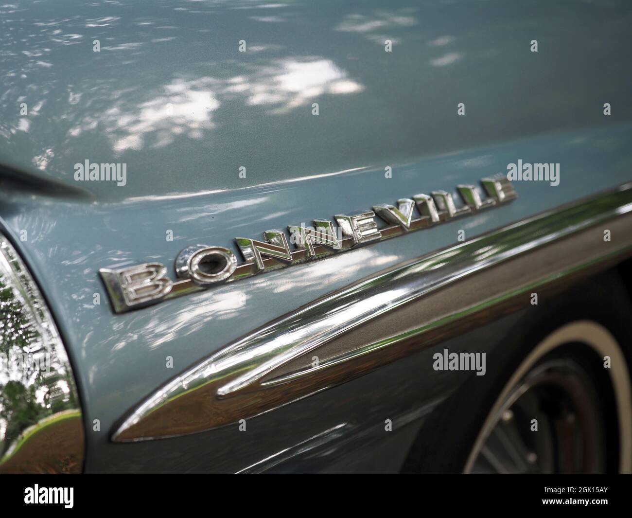 Primo piano di un classico Pontiac Bonneville Foto Stock