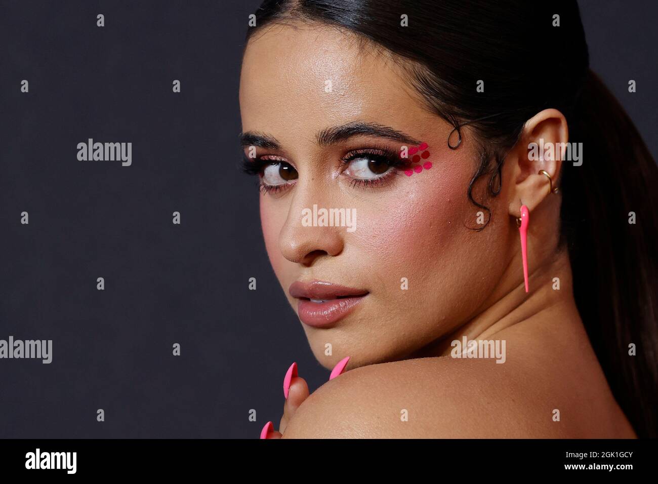 2021 MTV Video Music Awards - Arrivi - Barclays Center, Brooklyn, New York, USA, Settembre 12, 2021 - Camila Cabello. REUTERS/Andrew Kelly Foto Stock