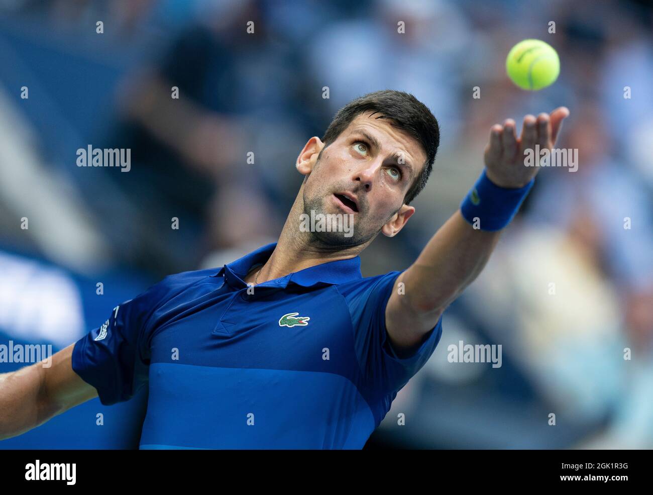 New York, USA, 12 settembre 2021 Novak Djokovic (SRB) in azione durante la finale maschile contro Daniil Medvedev (RUS) il giorno 14 al 2021 US Open. Credit: Susan Mullane Credit: Susan Mullane/Alamy Live News Foto Stock