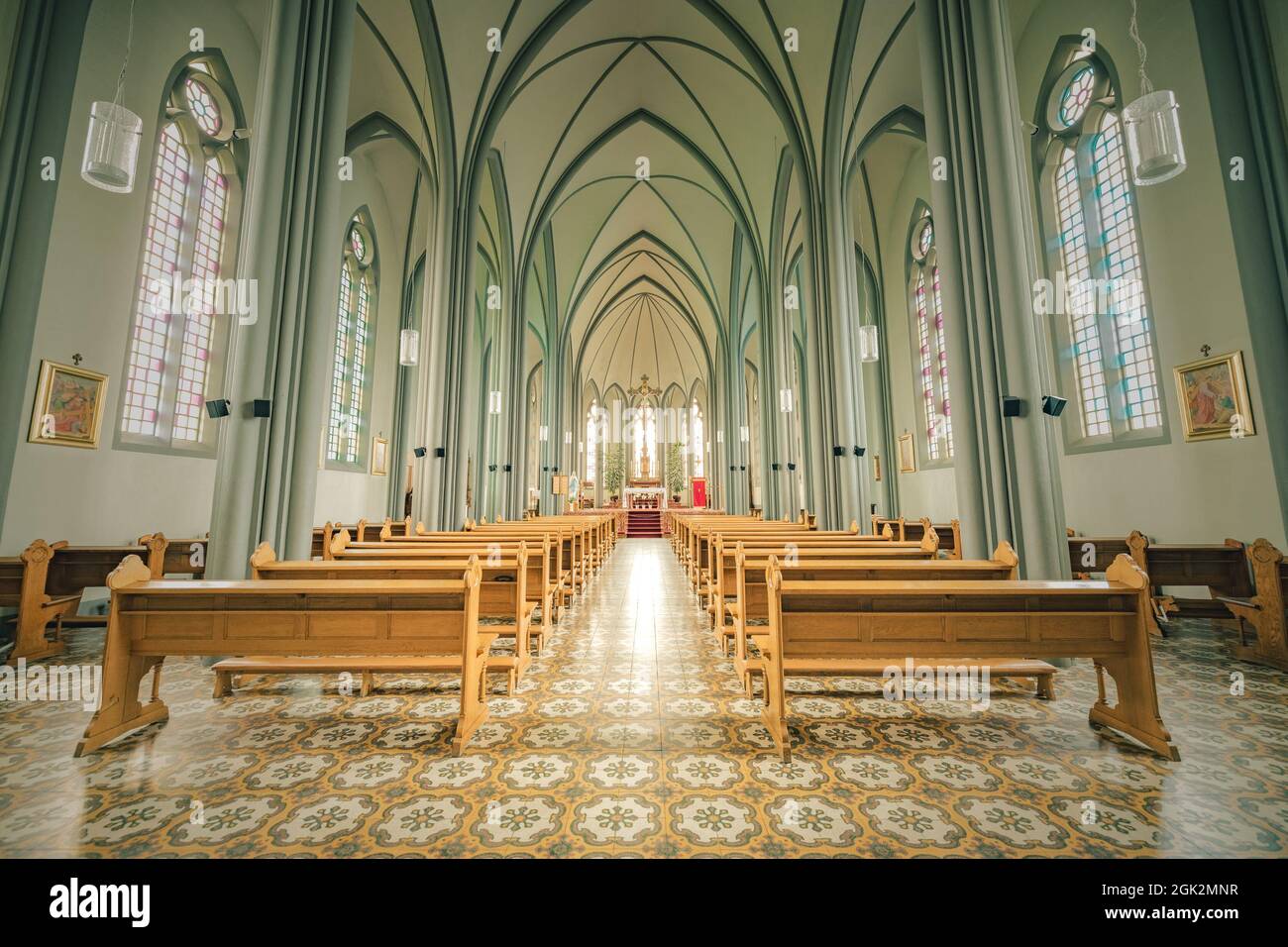 Interno di reykjavik domkirkja, una chiesa neogotica nel centro di Reykjavik in una nuvolosa giornata estiva. Foto Stock