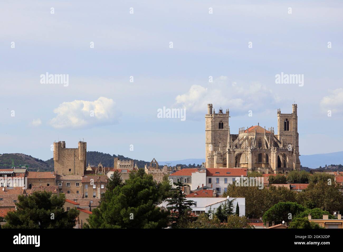 FRANCIA (AUDE) NARBONNE. LA CATTEDRALE SAINT JUST E IL PALAIS DES ARCHEVEQUES. Foto Stock