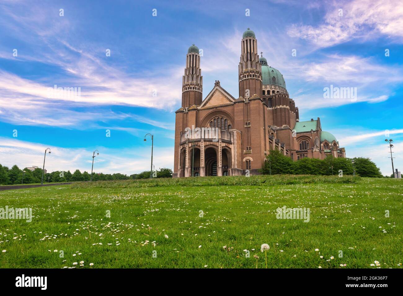Bruxelles Belgio, skyline della città alla Basilica di Koekelberg del Sacro cuore di Bruxelles (Sacre Coeur) Foto Stock