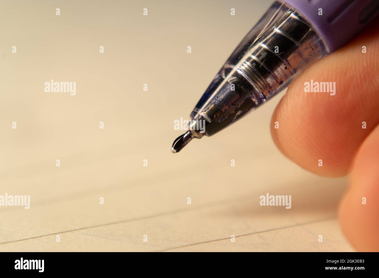 Rotture di penna a sfera Foto stock - Alamy