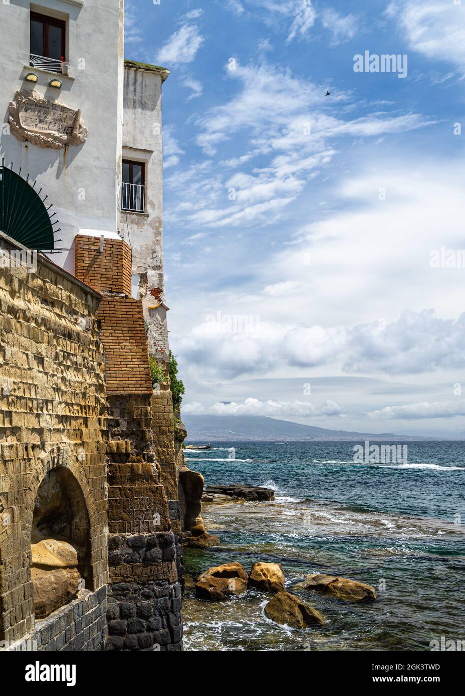 Panoramica verticale del paese di Marechiaro, Posillipo, Napoli, Italia Foto Stock