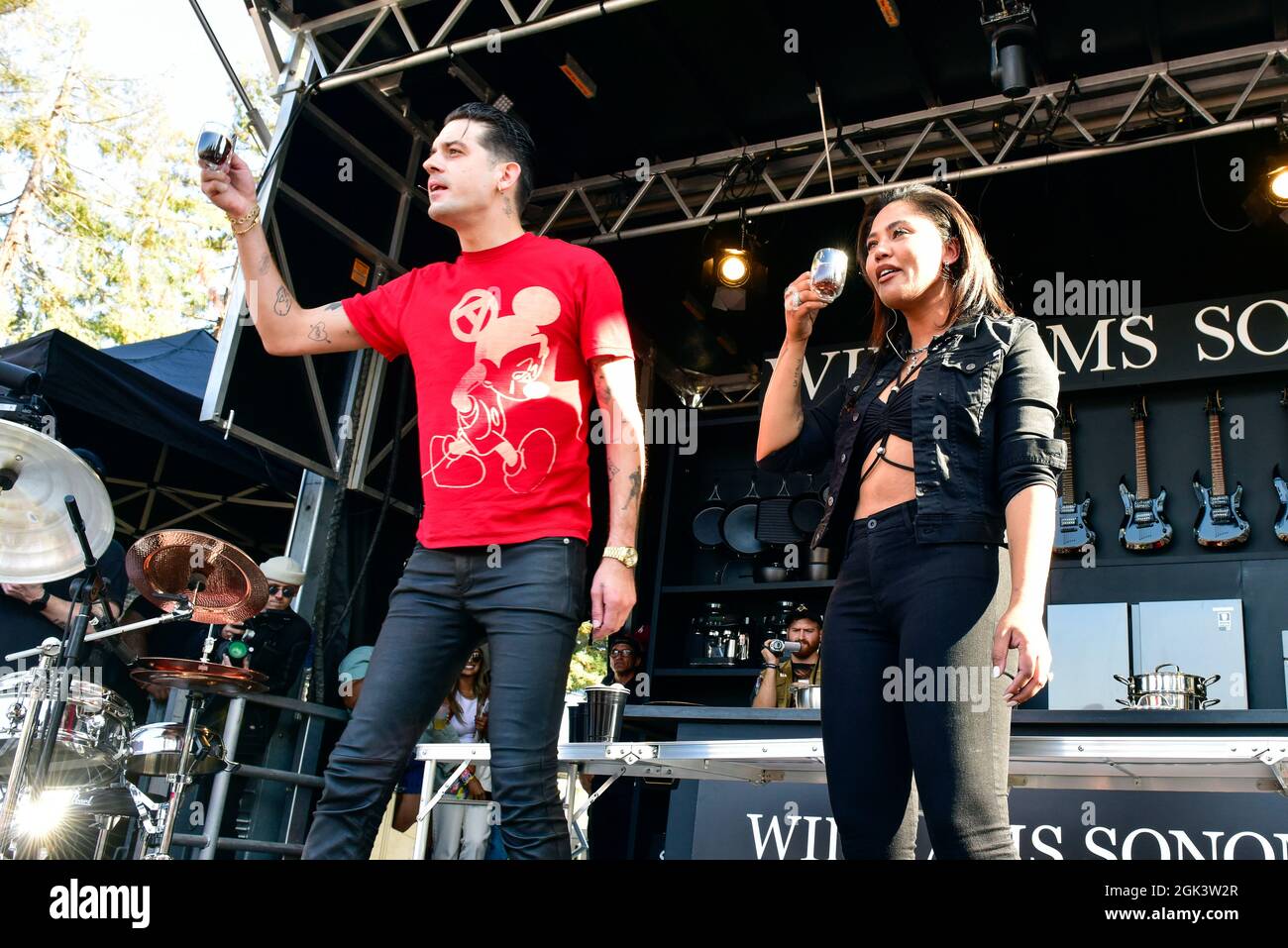 Napa California, 3 settembre 2021, Ayesha Curry e G Eazy sul palco culinario del 2021 BottleRock. Crediti: Ken Howard Images / Alamy Foto Stock