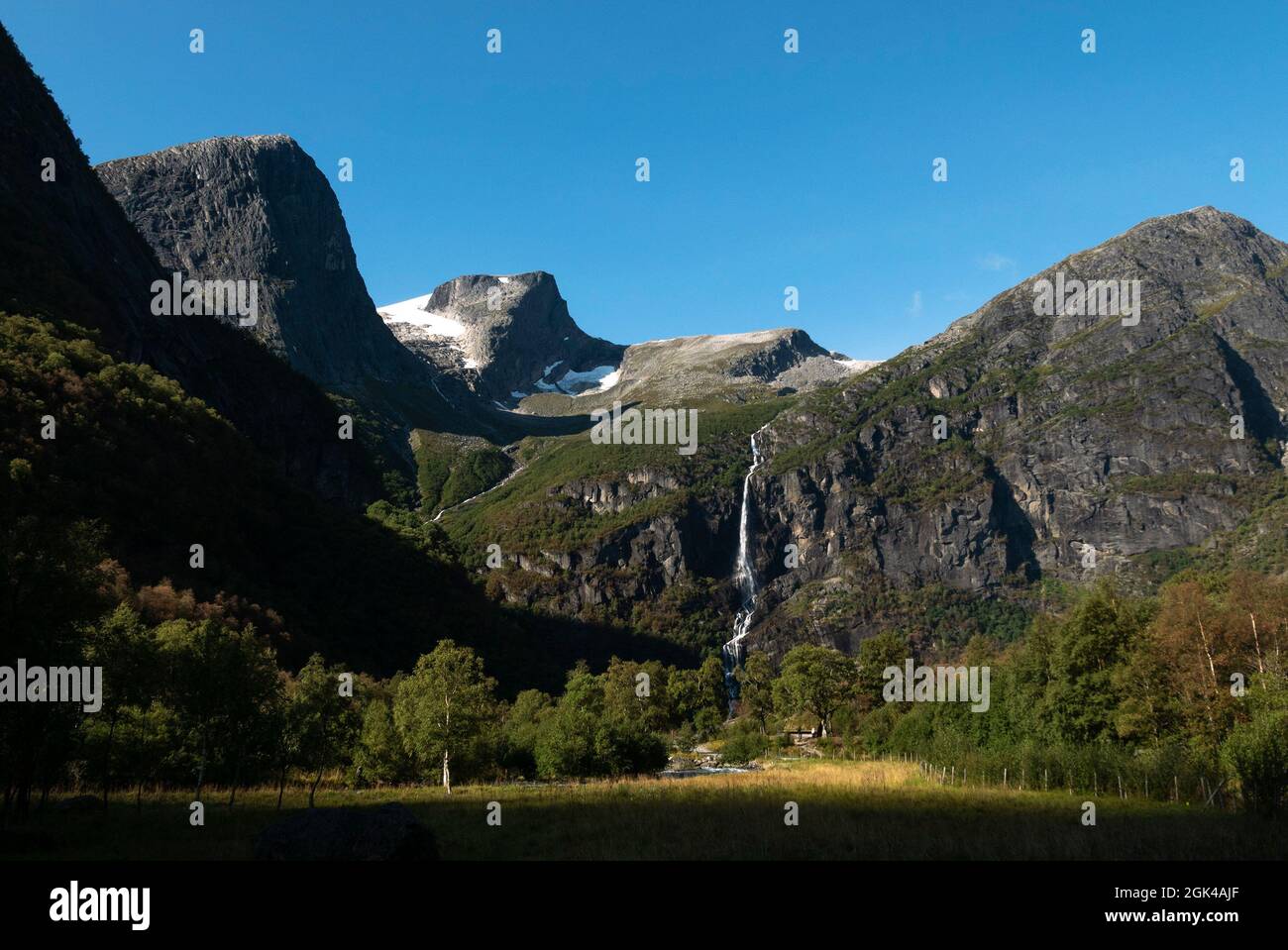 Ghiacciaio di Briskdal al parco nazionale del ghiacciaio Jostedal, Norvegia, Europa Foto Stock