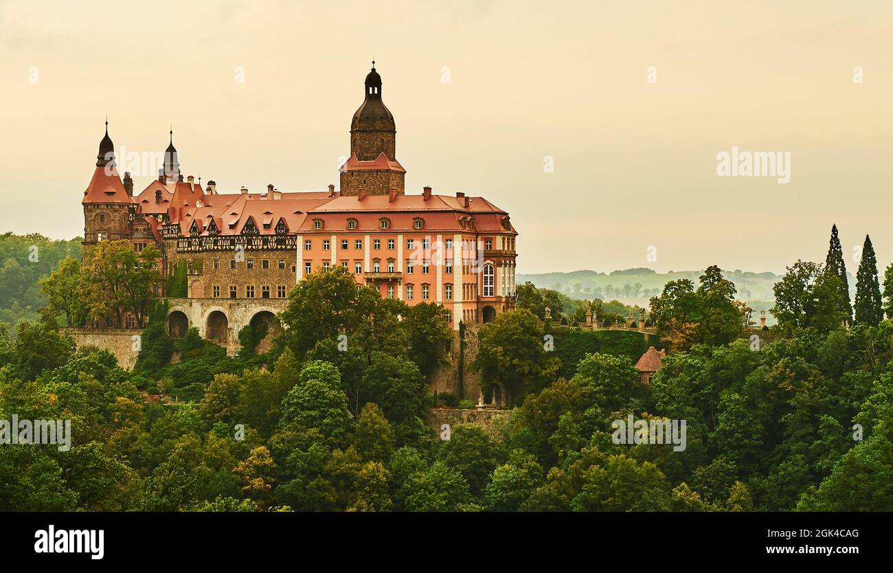 Vista sull'imponente Castello di Ksiaz a Walbrzych, Polonia Foto Stock