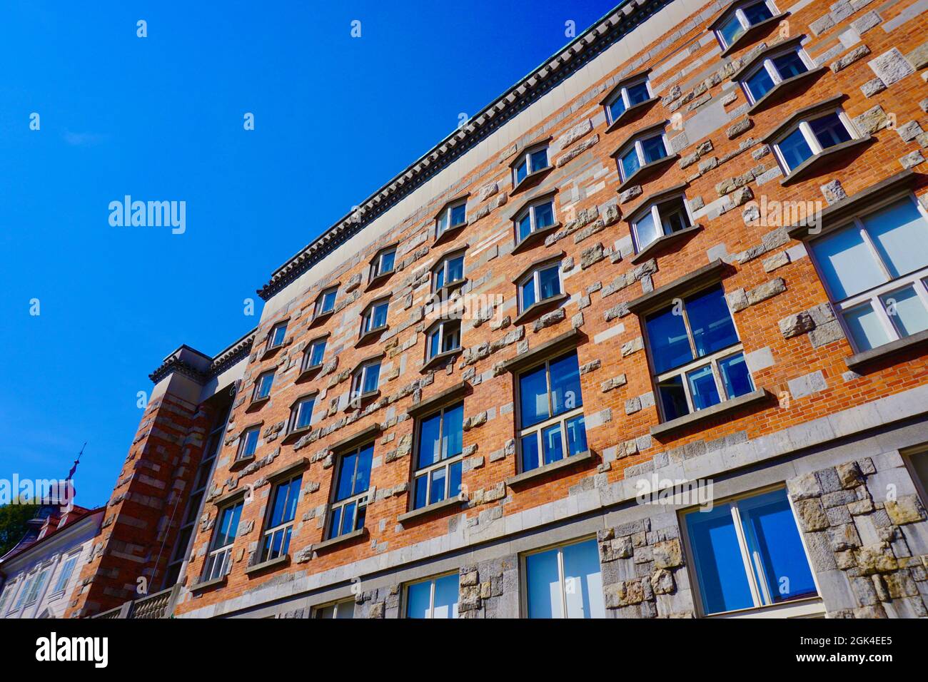 L'architettura della Biblioteca Nazionale nel centro di Lubiana, Slovenia Foto Stock