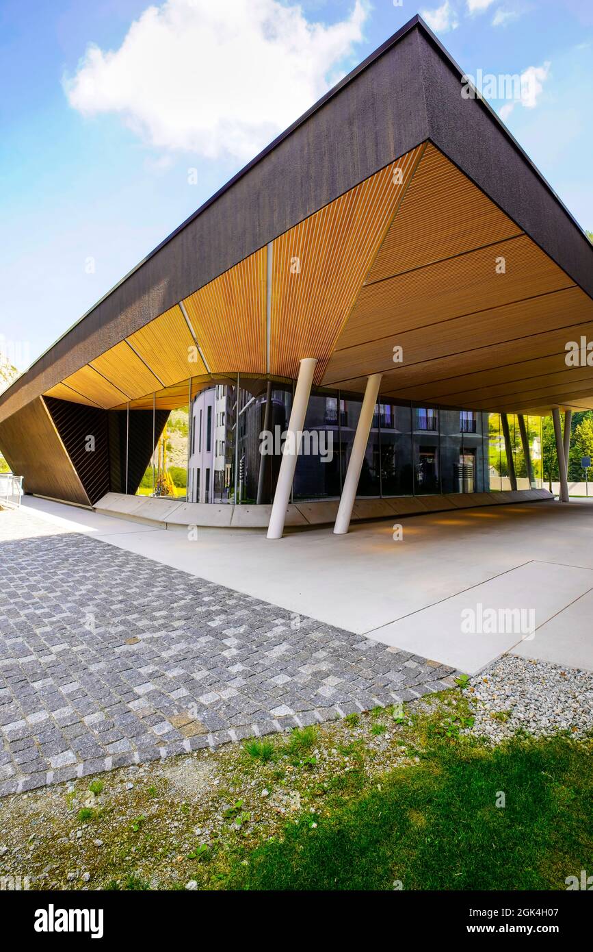 Vista della sala concerti Andermatt. Andermatt è un comune di montagna del Cantone di Uri in Svizzera. Foto Stock