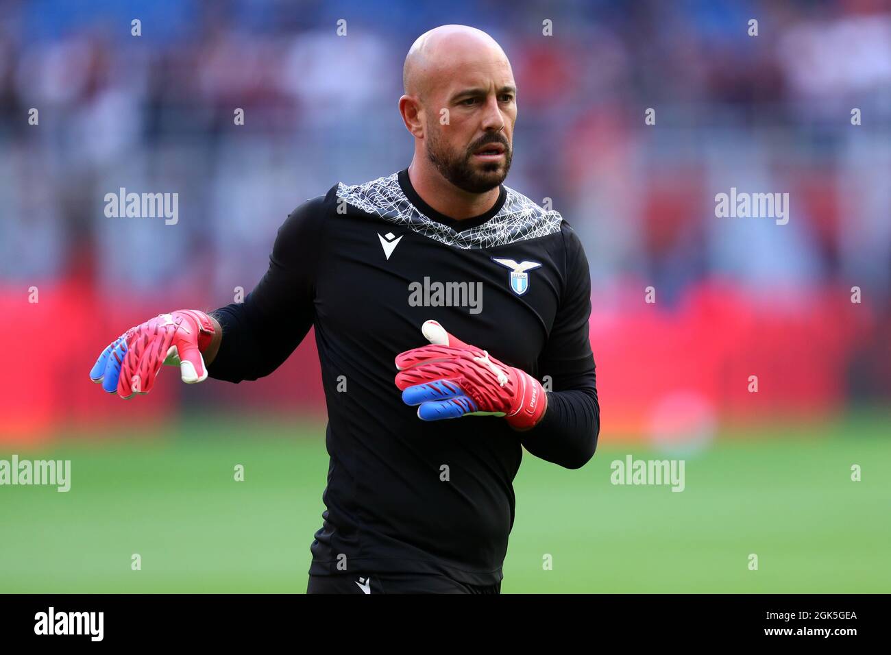 Milano, Italia. 12 settembre 2021. Pepe Reina della SS Lazio in fase di riscaldamento davanti alla Serie A match tra AC Milano e SS Lazio. Foto Stock