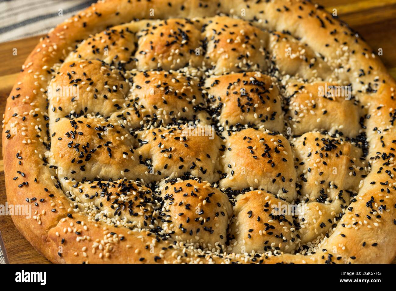 Sano pane turco Sesame fatto in casa pronto a mangiare Foto Stock