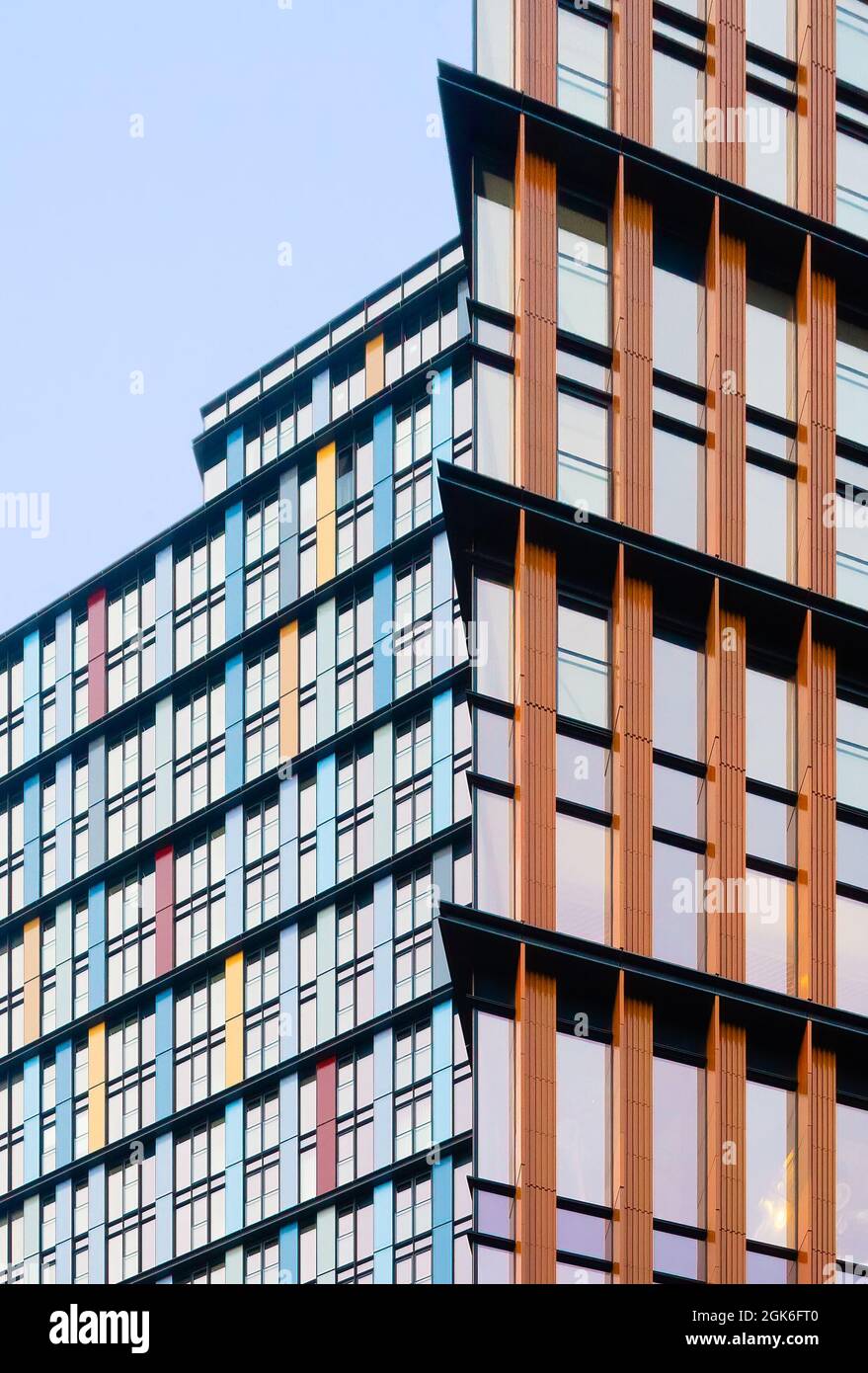 Londra, Inghilterra, Regno Unito - un edificio residenziale a uso misto Crown Place di KPF Foto Stock