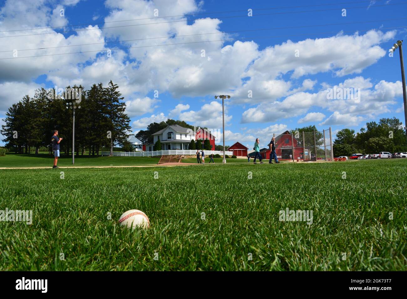 Guardando dall'esterno sul set del film del Field of Dreams a Dyersville, Iowa. Foto Stock