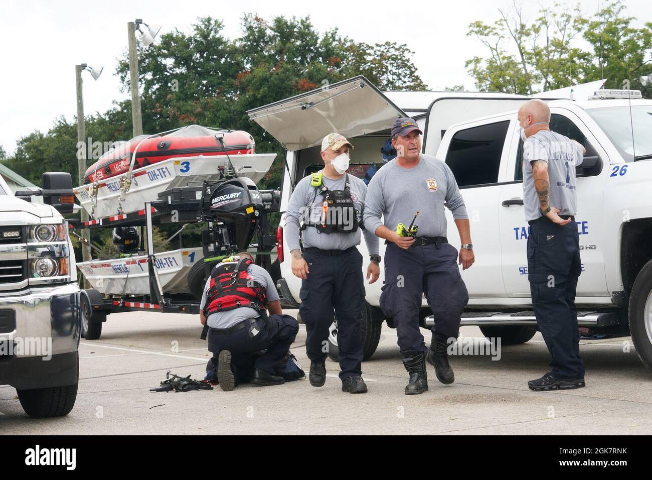 Lafayette, LA – Urban Search and Rescue ha iniziato la pre-staging per le operazioni dopo che l'uragano Ida ha fatto la caduta. Foto Stock