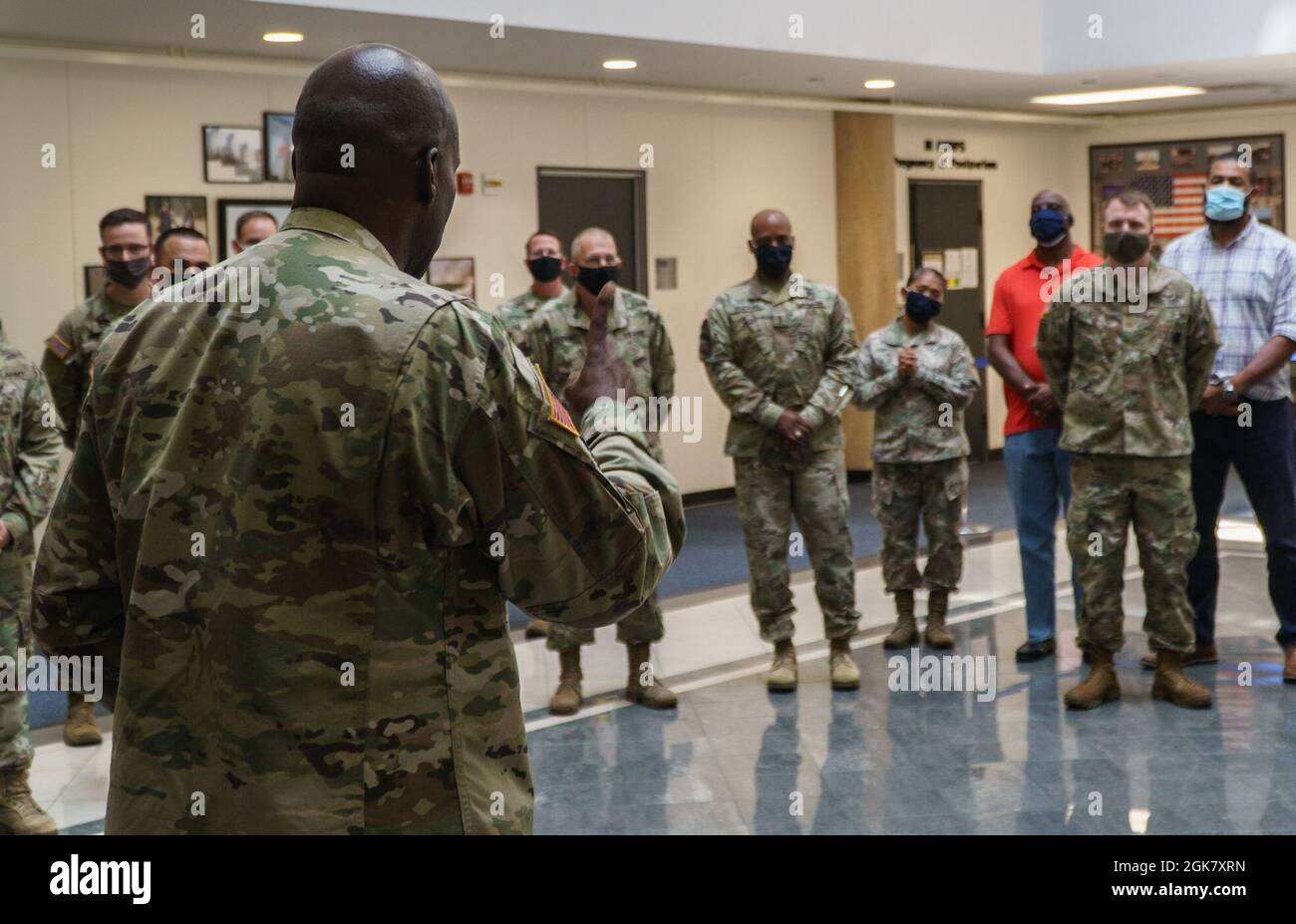 Ronald Wilkins, III Corps Logistician, ha tenuto un discorso durante la sua cerimonia di premiazione a Fort Hood, Texas, 01 agosto 2021. Il culmine di una carriera di 33 anni come vice capo della leadership di Segument Wilkins, la professionalità, la dedizione al dovere, la conoscenza tattica e l’incessante inseguimento hanno avuto un impatto duraturo sui soldati e sul successo dell’esercito. Foto Stock