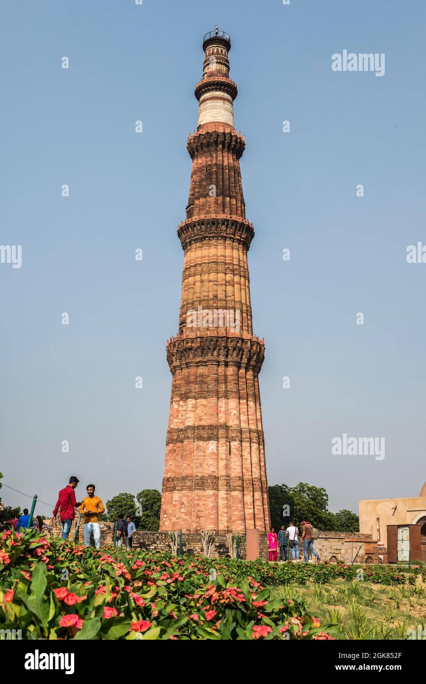 Qutub Minar al complesso Qutb Minar, Nuova Delhi, India Foto Stock