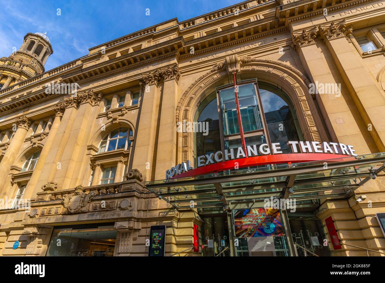 Vista del Royal Exchange Theatre in St Anne's Square, Manchester, Lancashire, Inghilterra, Regno Unito, Europa Foto Stock