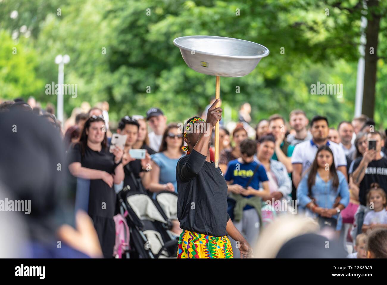 Artisti di strada. Street show a Londra. Regno Unito, Londra, 15 agosto 2021 Foto Stock