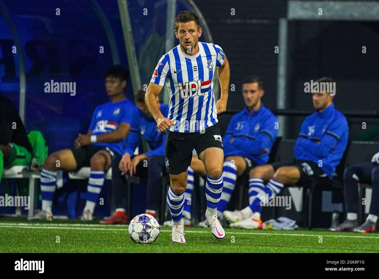 EINDHOVEN, PAESI BASSI - 13 SETTEMBRE: Jens van Son del FC Eindhoven durante la partita di Keukenkampioen Divisie tra il FC Eindhoven e Helmond Sport allo stadio Jan Louwers il 13 settembre 2021 a Eindhoven, Paesi Bassi (Foto di Joris Verwijst/Orange Pictures) Foto Stock