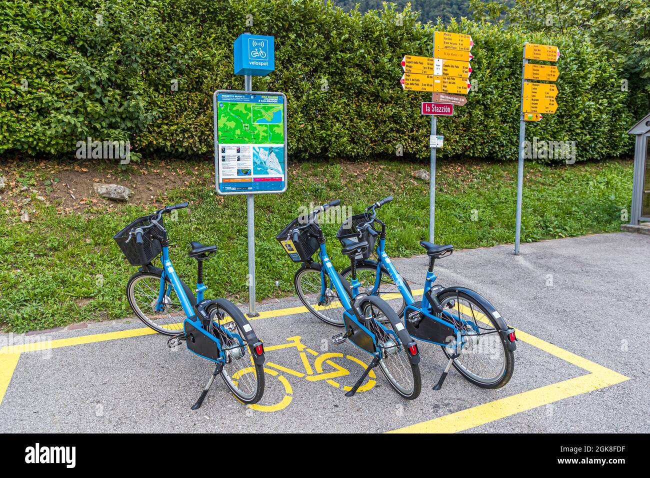 Velospot. Parcheggio per noleggio biciclette elettriche nel Circolo della Maggia, Svizzera Foto Stock