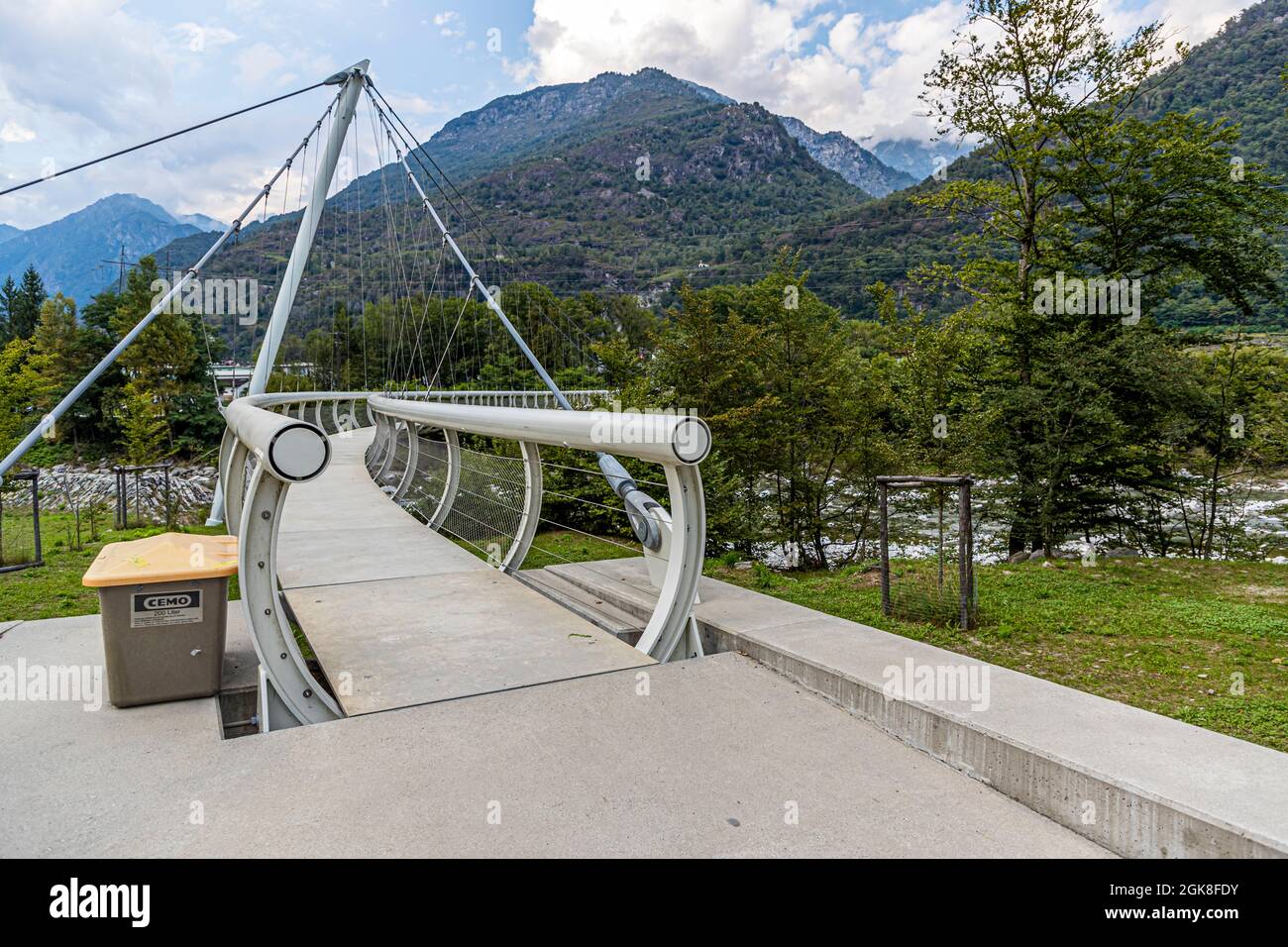 Ponte sospeso Pontina di Maggia a Moghegno, Circolo della Maggia, Svizzera Foto Stock