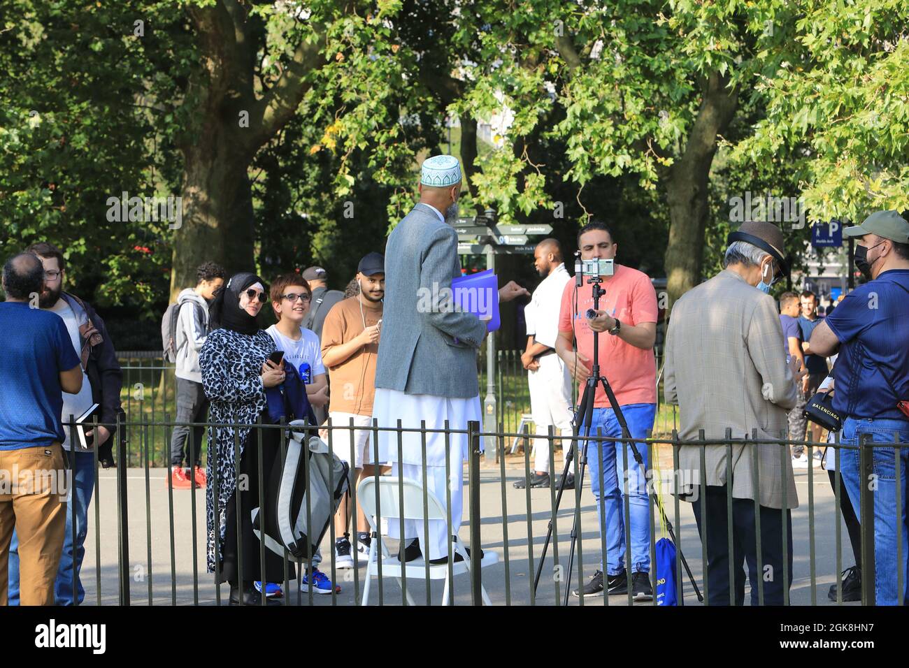 Speakers Corner, sito tradizionale per discorsi e dibattiti pubblici all'angolo di Hyde Park, dalla metà del 1800, a Londra, Regno Unito Foto Stock