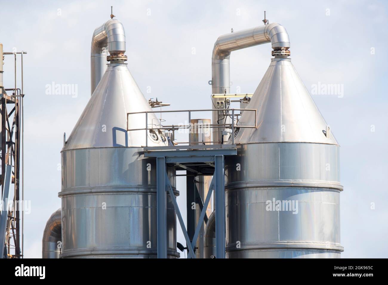 Industriali i serbatoi di stoccaggio Foto Stock