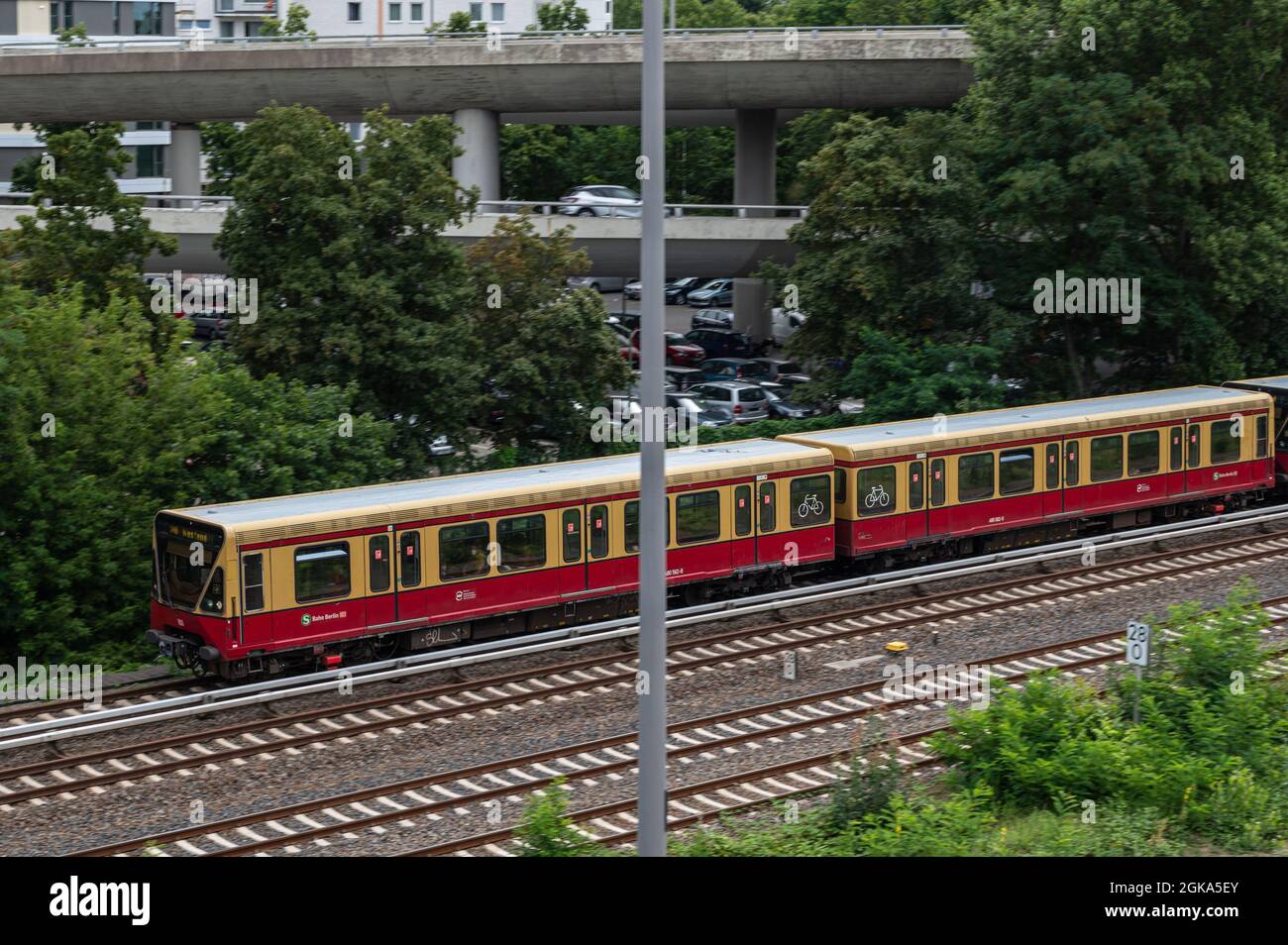 Stazioni s bahn immagini e fotografie stock ad alta risoluzione - Alamy