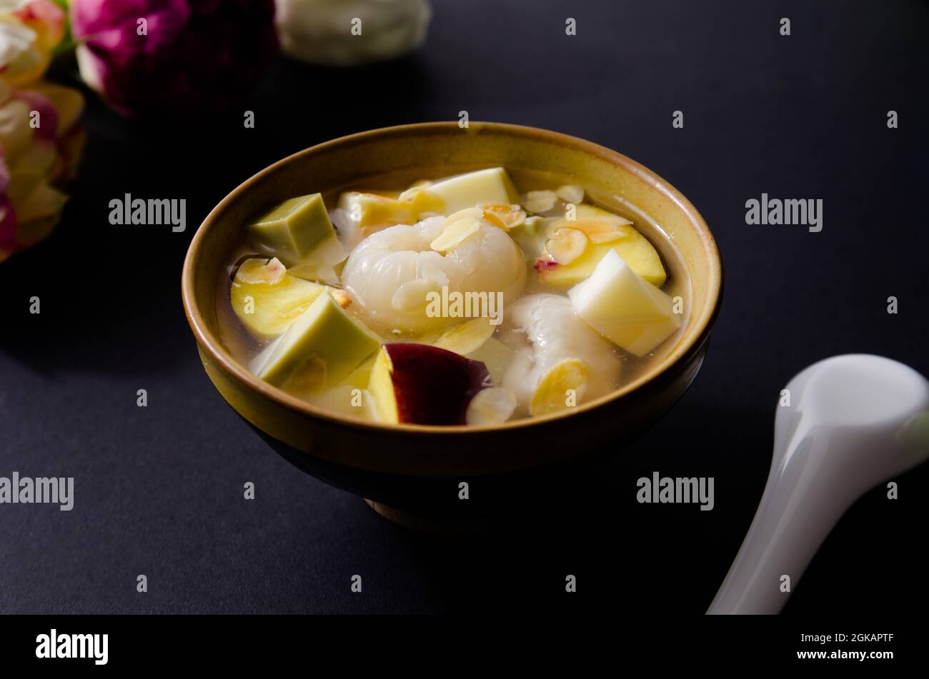 Il tè Khuc Bach è un piatto non estraneo alla gente vietnamita, amato dalle persone in tutte e 3 le regioni e più spesso mangiato in estate. Foto Stock