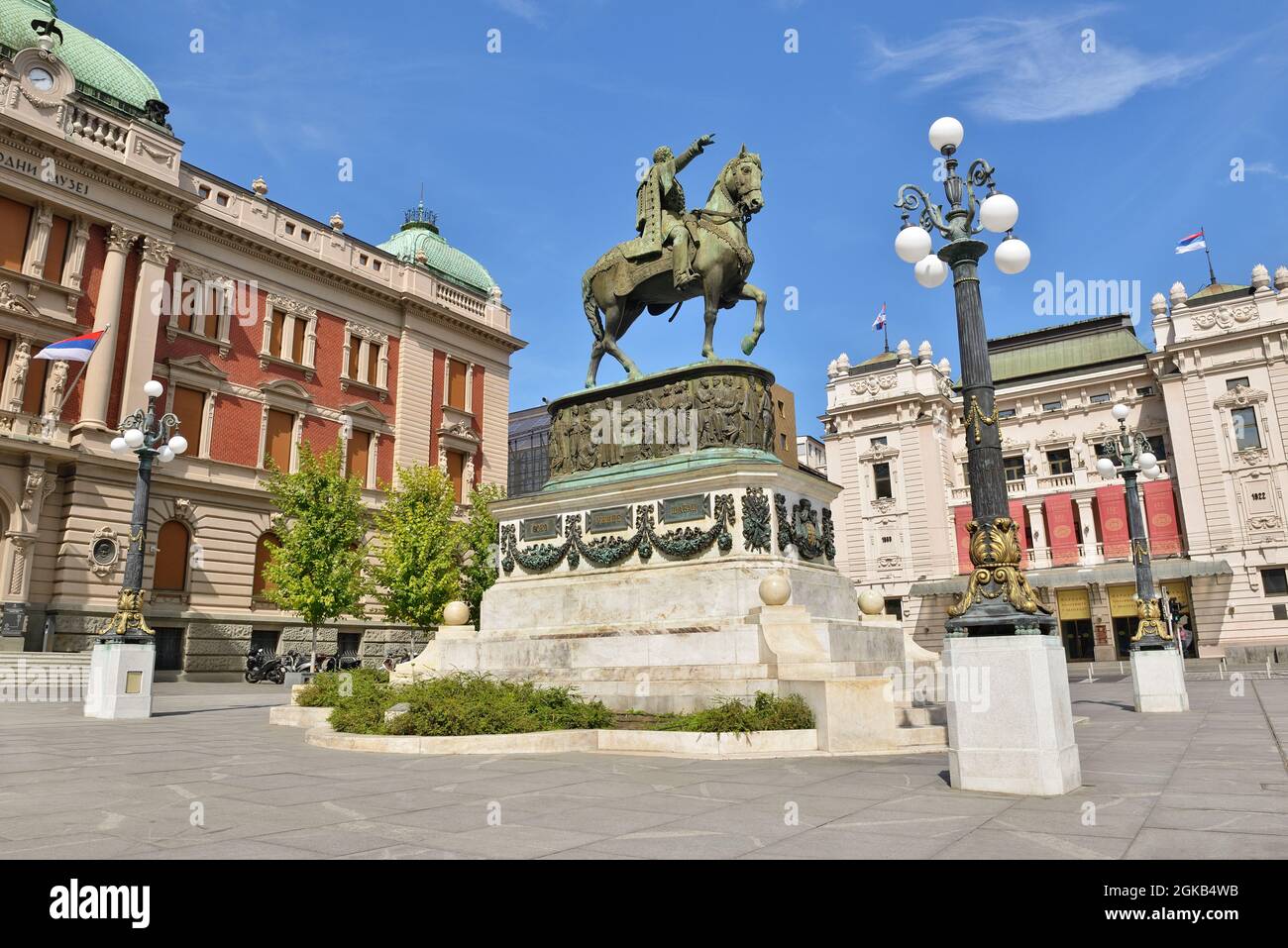 Piazza della Repubblica con il Monumento del Principe Mihailo, Centro Città di Belgrado, Serbia Foto Stock