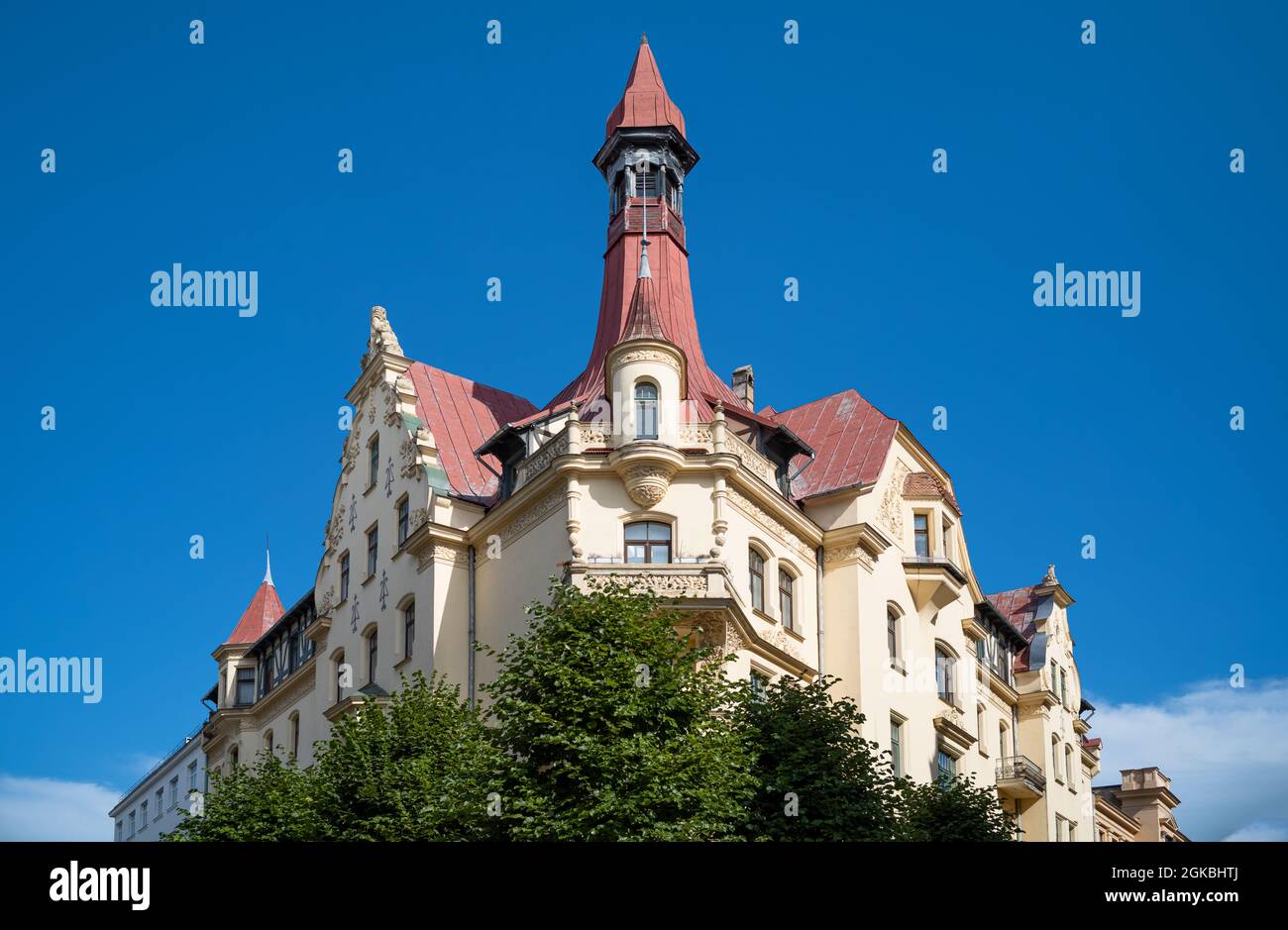 Riga, Lettonia, un palazzo in stile Art Nouveau nella città vecchia Foto Stock