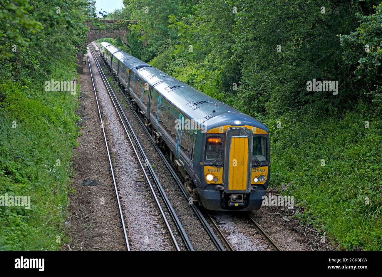 Un treno elettrico a più unità per passeggeri British Rail classe 375 Foto Stock