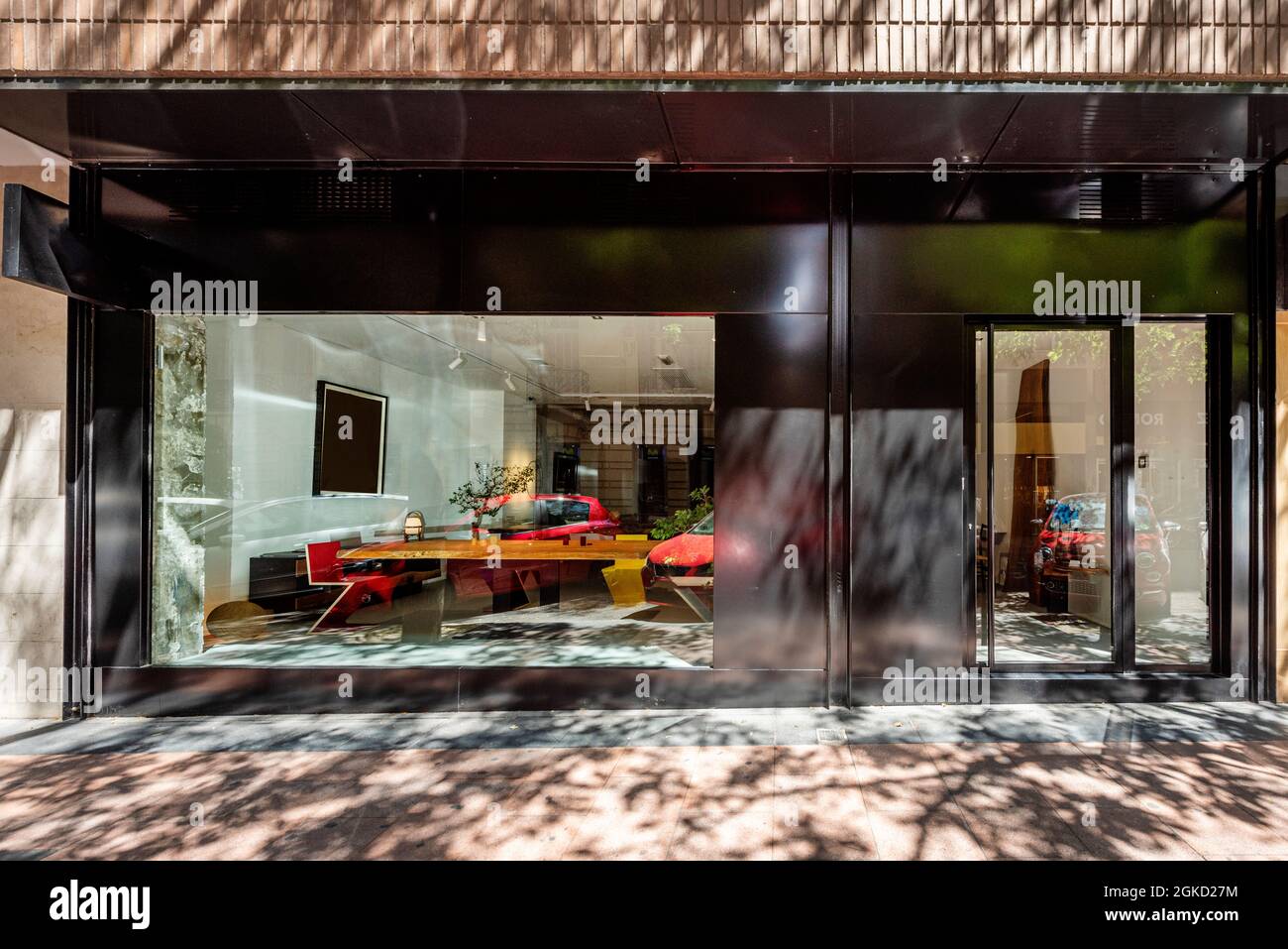 Locale al piano terra di un edificio centrale nella città di Madrid Foto Stock