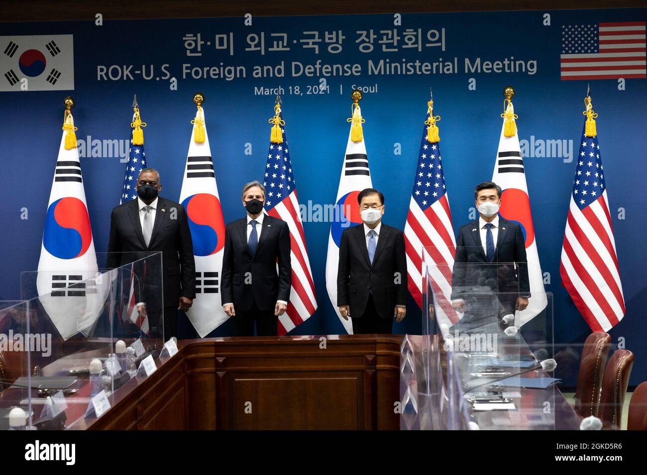 Il Segretario di Stato Antony J. Blinken e il Segretario della Difesa Lloyd J. Austin III incontrano i loro omologhi sudcoreani, il Ministro degli Affari Esteri Chung EUI-yong e il Ministro della Difesa nazionale Suh Wook, Seul, 18 marzo 2021. Foto Stock