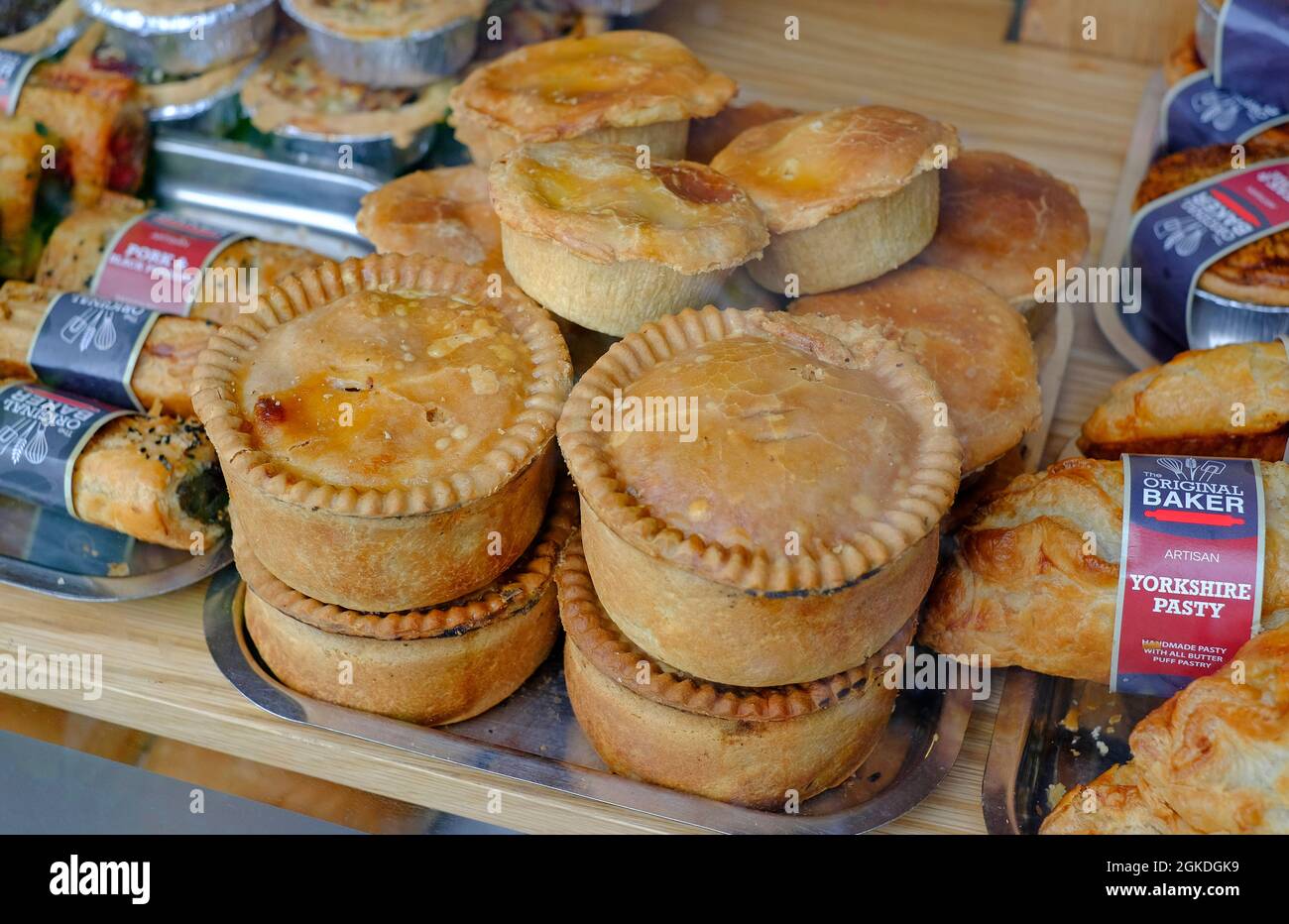 north yorkshire torte di maiale in panetteria, helmsley, inghilterra Foto Stock