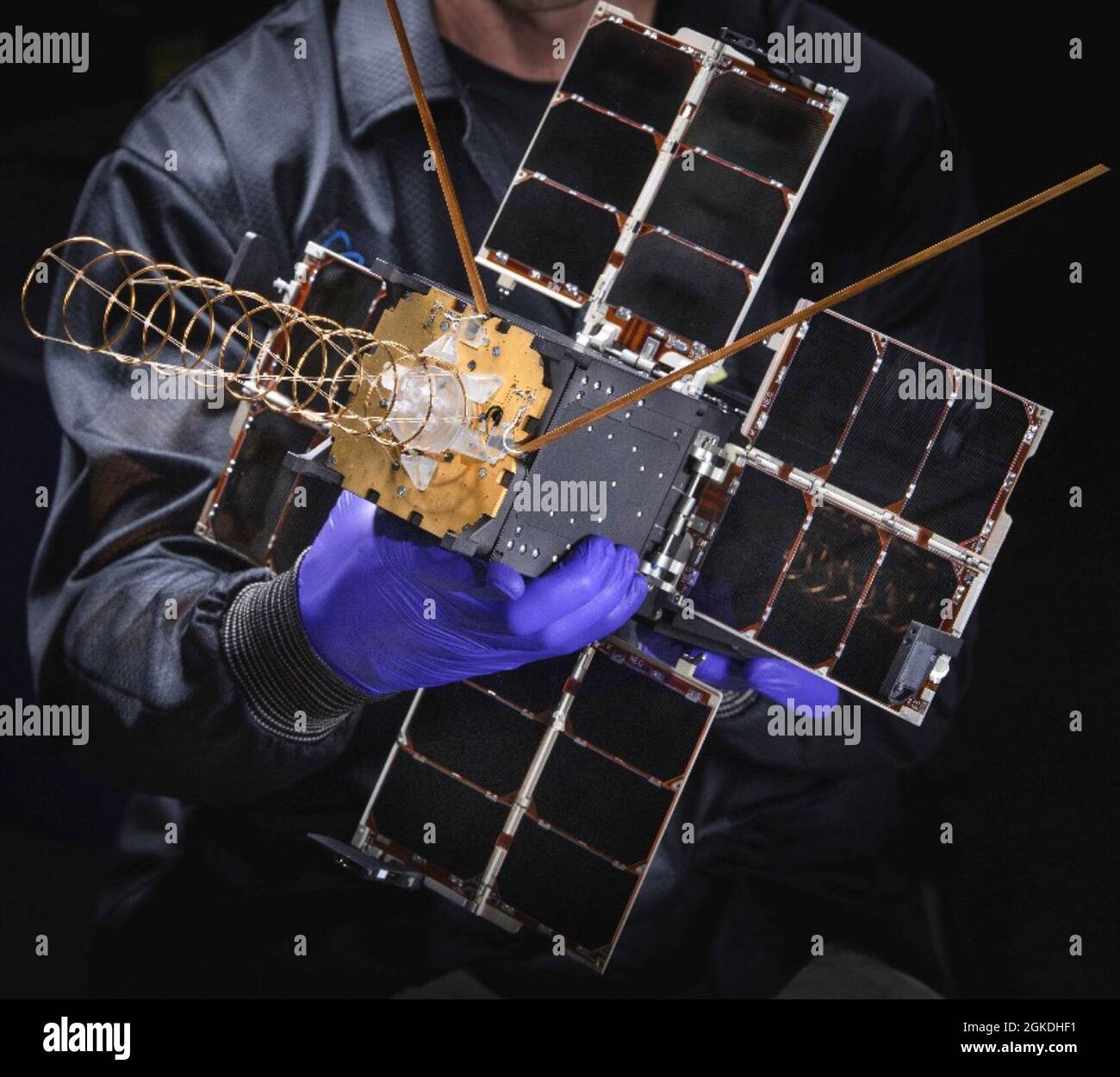 Gunsmoke-J, un comando di difesa spaziale e missilistica degli Stati Uniti e un satellite dimostrativo di tecnologia di capacità congiunta del team di navigazione e tempistica/spazio-trasversale, lancia in orbita, marzo 22. Gli esperimenti di Gunsmoke-J mostreranno come i suoi sensori possono fornire dati e informazioni chiave critici nelle operazioni multi-dominio. Foto Stock