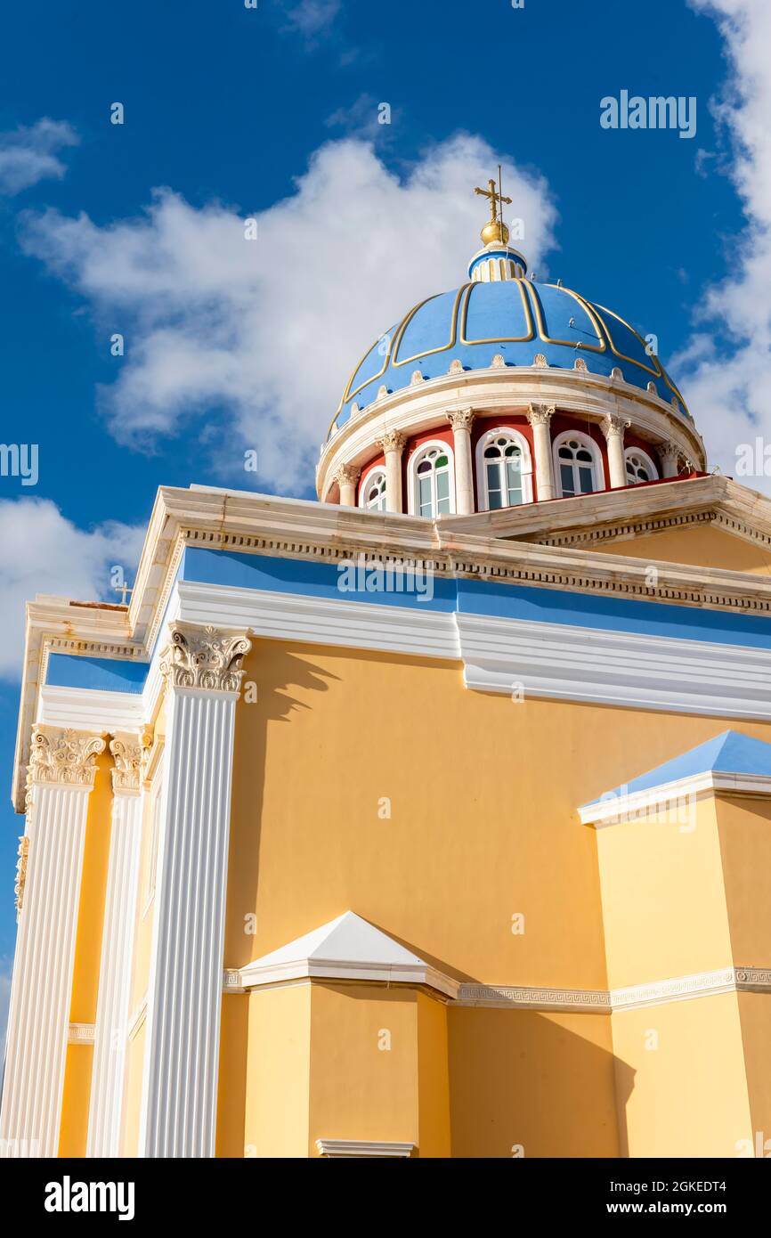 Chiesa neoclassica greco-ortodossa di San Nicola, Agios Nikolaos, Ermoupoli, Syros, Cicladi, Grecia Foto Stock