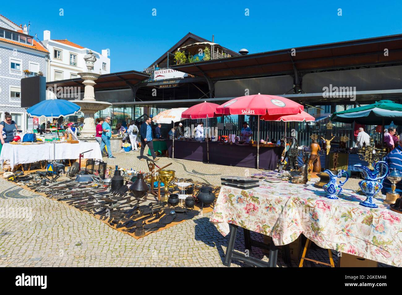 Mercato delle pulci, Aveiro, Venezia del Portogallo, Beira Littoral, Portogallo Foto Stock