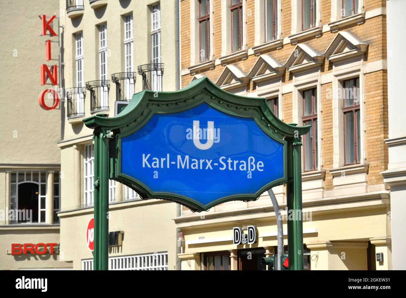 Passage Kino, Karl-Marx-Strasse, Neukoelln, Berlino, Germania Foto Stock