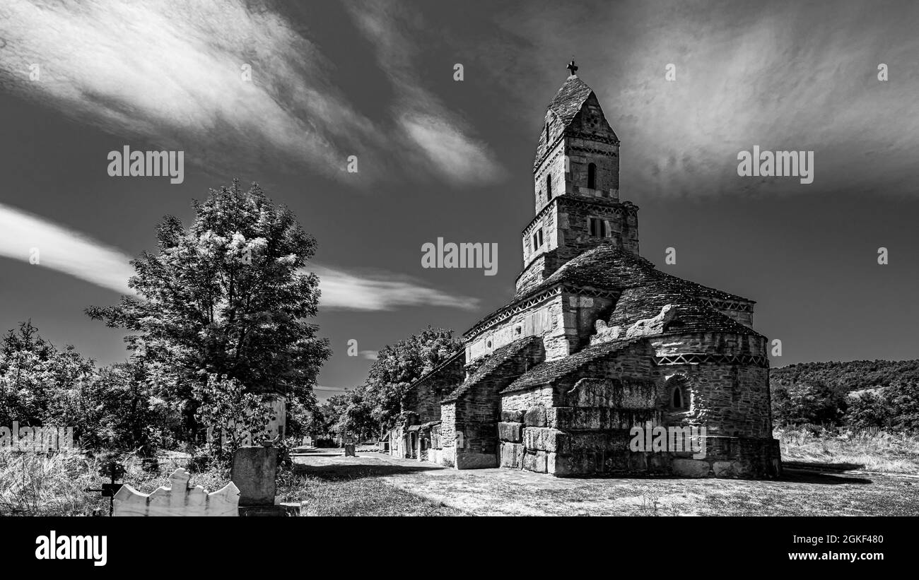 La storica chiesa ortodossa di Densus in Romania Foto Stock